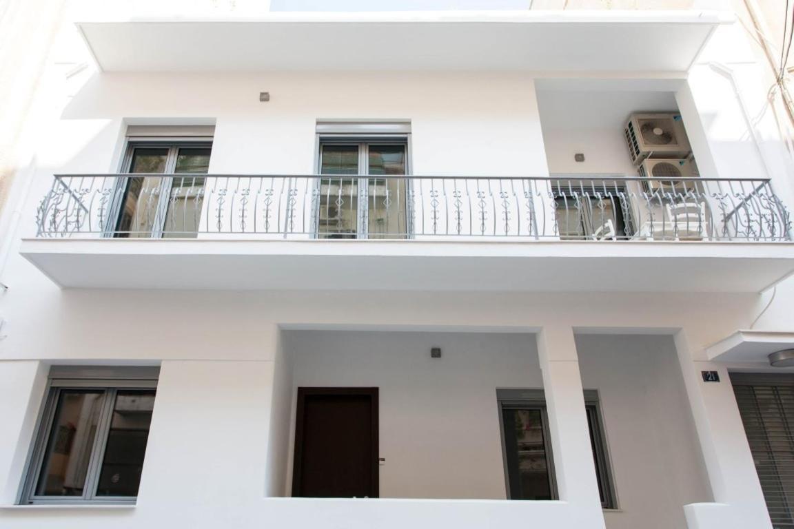 Renovated 5 Bdr House Near Acropolis - New Beds, Terrace & Green Yard เอเธนส์ ภายนอก รูปภาพ