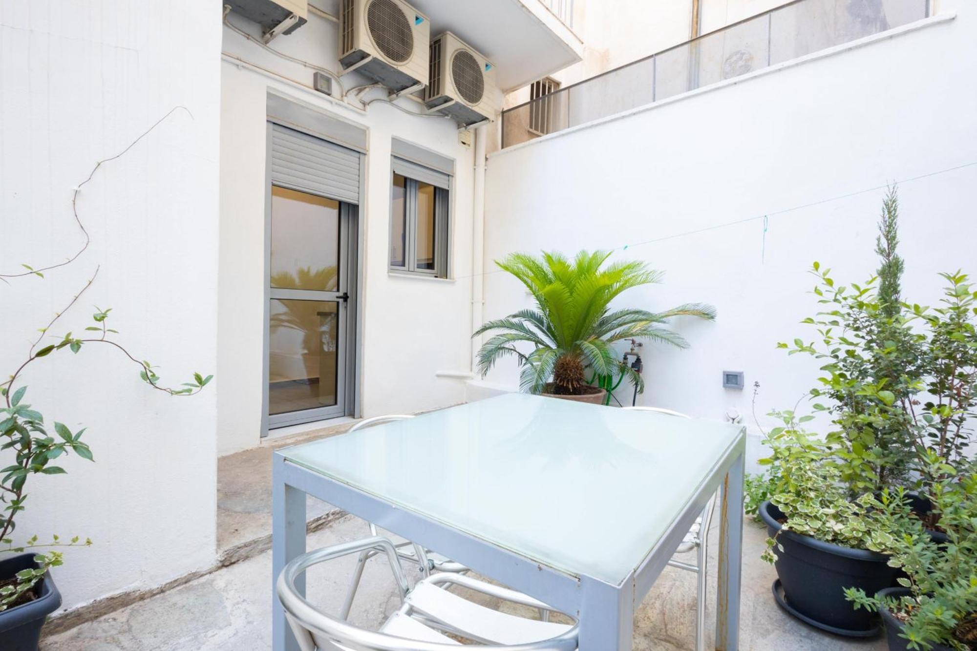 Renovated 5 Bdr House Near Acropolis - New Beds, Terrace & Green Yard เอเธนส์ ภายนอก รูปภาพ