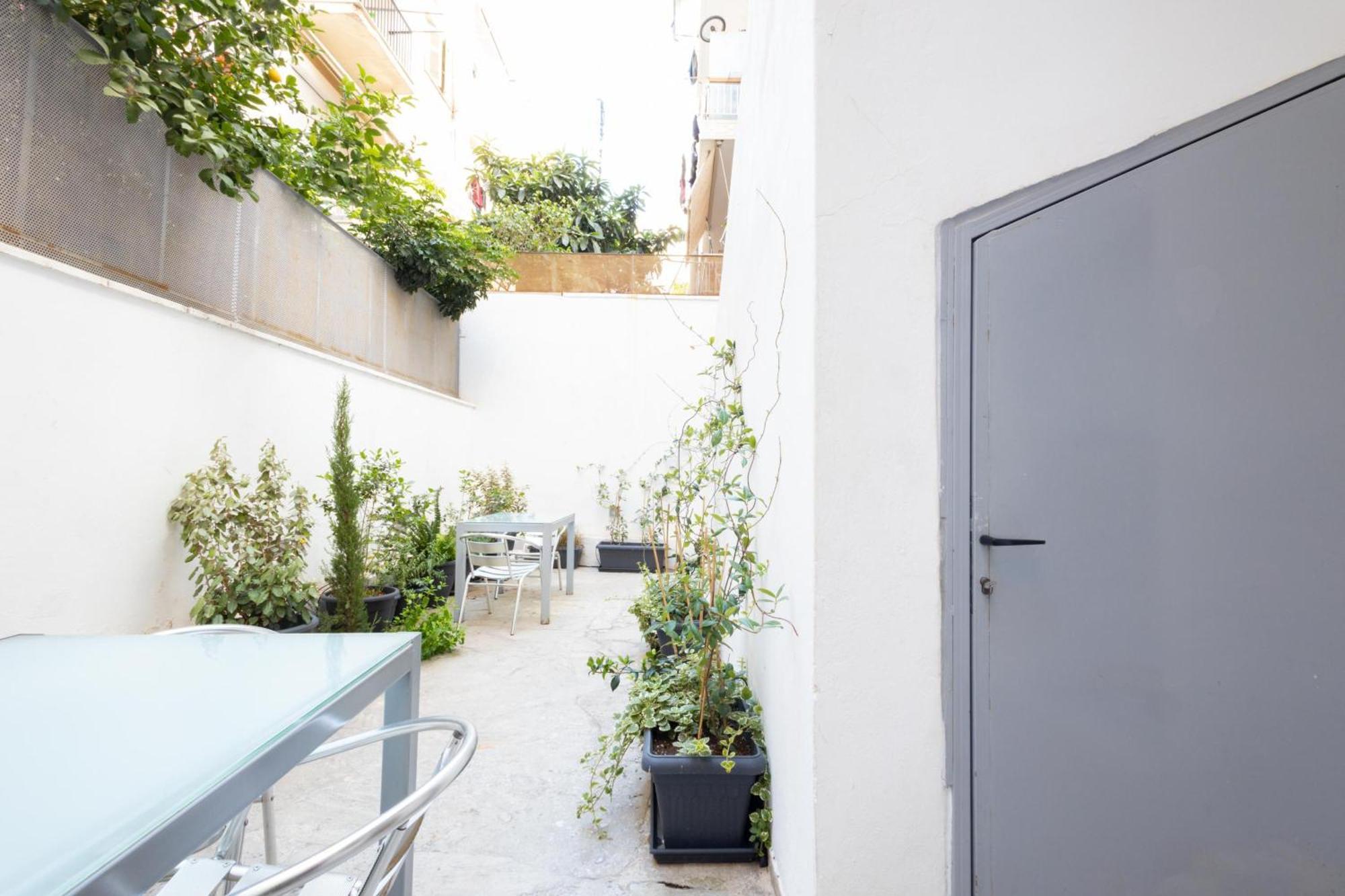 Renovated 5 Bdr House Near Acropolis - New Beds, Terrace & Green Yard เอเธนส์ ภายนอก รูปภาพ