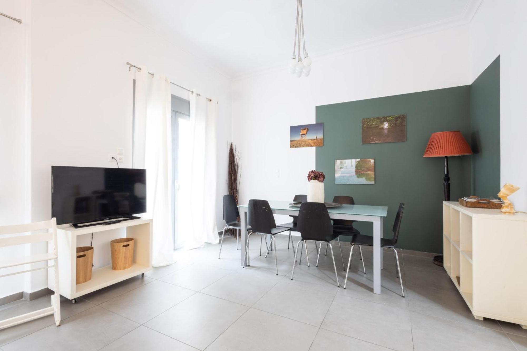 Renovated 5 Bdr House Near Acropolis - New Beds, Terrace & Green Yard เอเธนส์ ภายนอก รูปภาพ