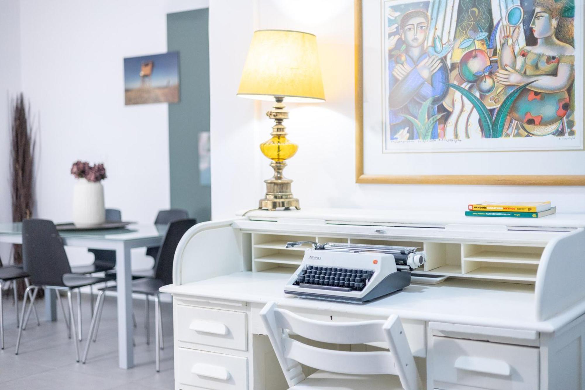 Renovated 5 Bdr House Near Acropolis - New Beds, Terrace & Green Yard เอเธนส์ ภายนอก รูปภาพ