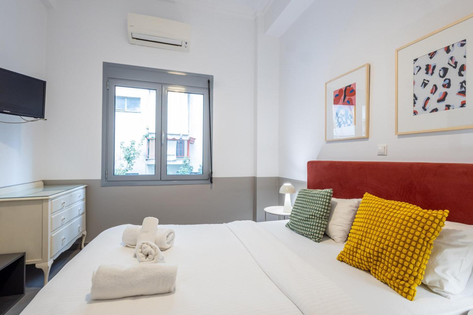 Renovated 5 Bdr House Near Acropolis - New Beds, Terrace & Green Yard เอเธนส์ ภายนอก รูปภาพ