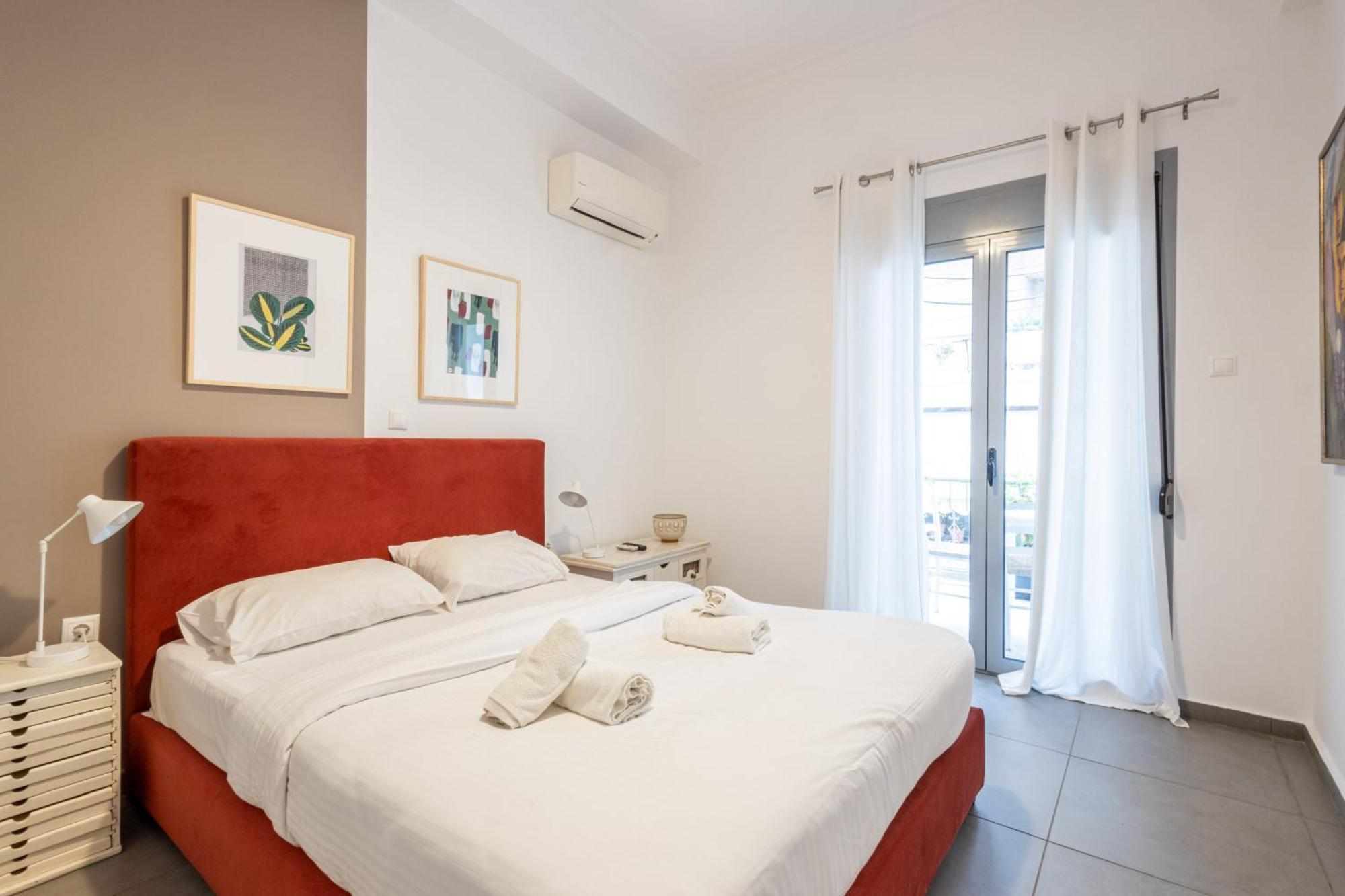 Renovated 5 Bdr House Near Acropolis - New Beds, Terrace & Green Yard เอเธนส์ ภายนอก รูปภาพ