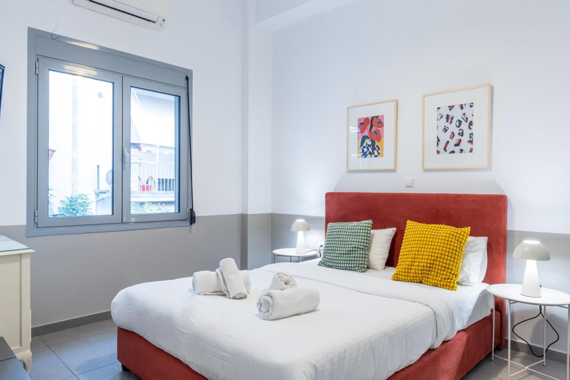 Renovated 5 Bdr House Near Acropolis - New Beds, Terrace & Green Yard เอเธนส์ ภายนอก รูปภาพ