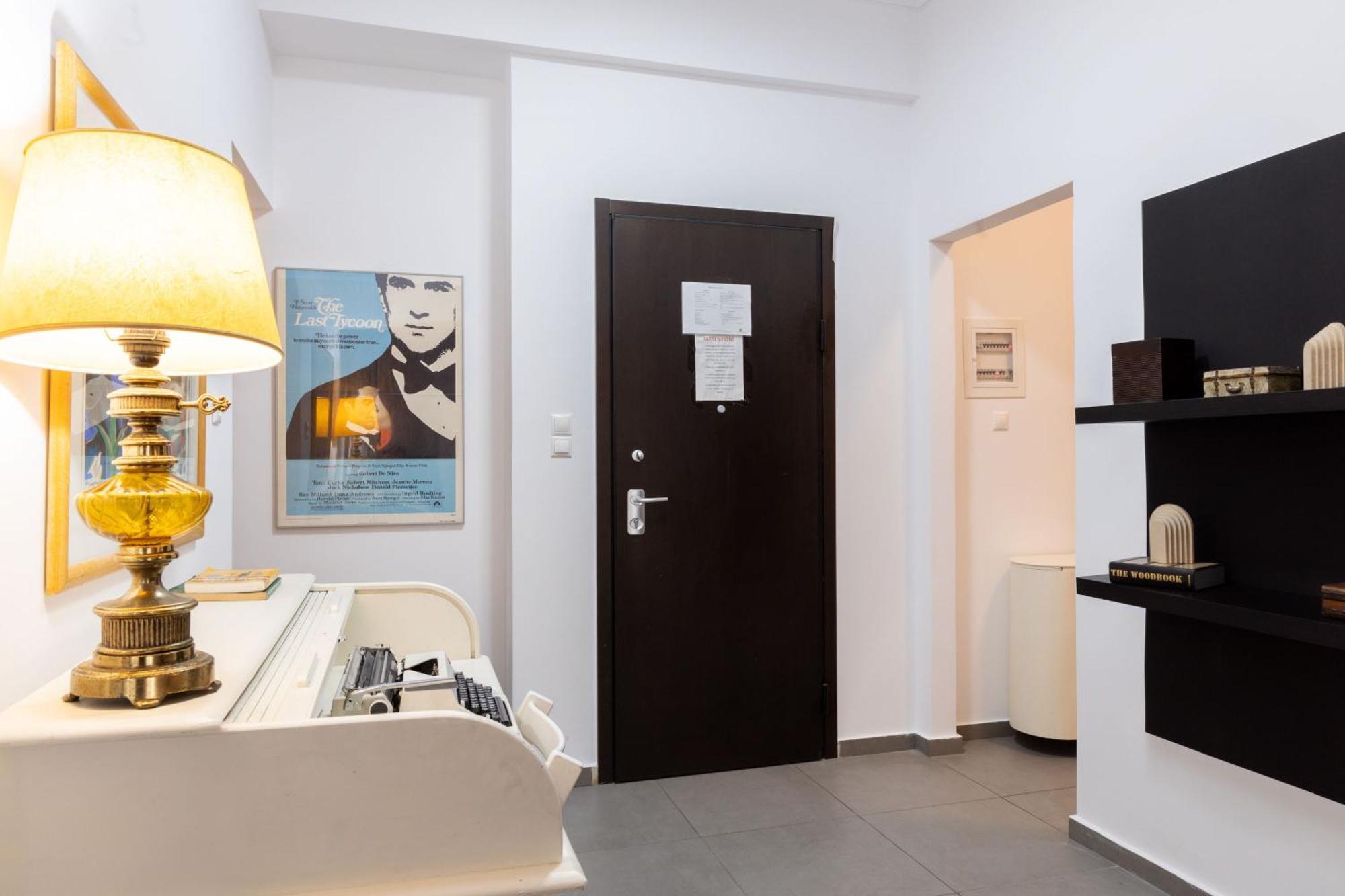 Renovated 5 Bdr House Near Acropolis - New Beds, Terrace & Green Yard เอเธนส์ ภายนอก รูปภาพ