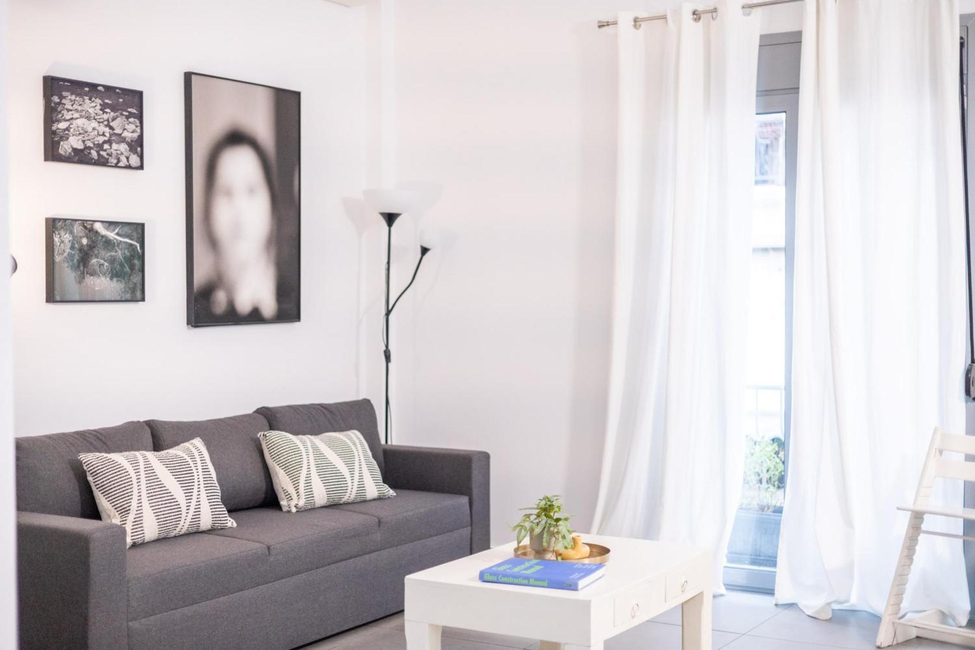 Renovated 5 Bdr House Near Acropolis - New Beds, Terrace & Green Yard เอเธนส์ ภายนอก รูปภาพ